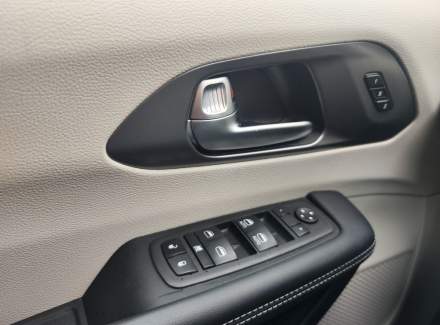 Chrysler - Pacifica