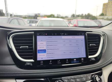 Chrysler - Pacifica