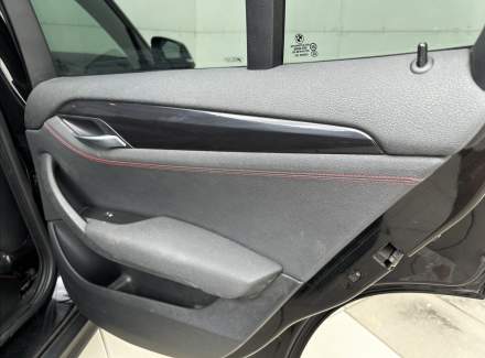 BMW - X1
