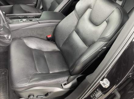 Volvo - XC90