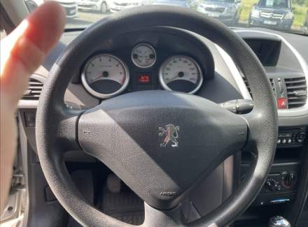 Peugeot - 207