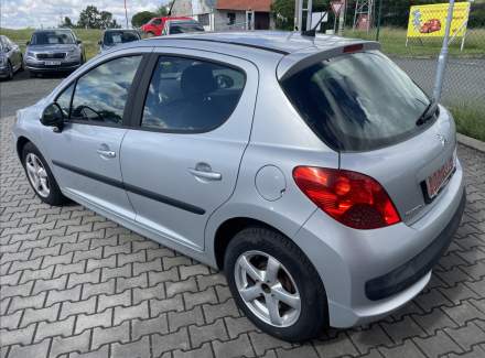 Peugeot - 207