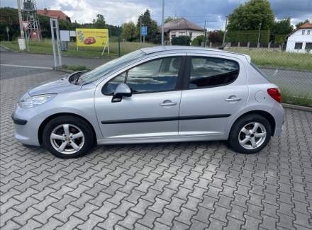 Peugeot - 207