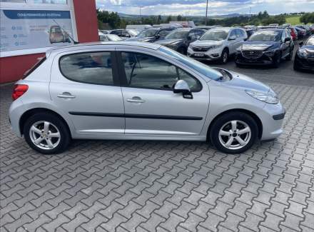 Peugeot - 207