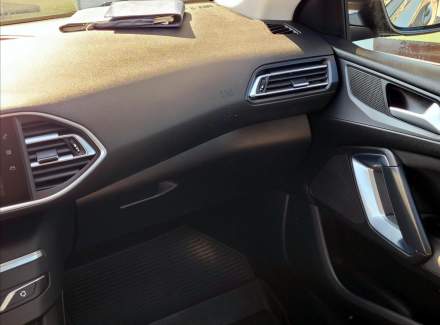Peugeot - 308
