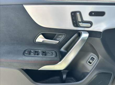Mercedes-Benz - CLA