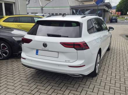 Volkswagen - Golf