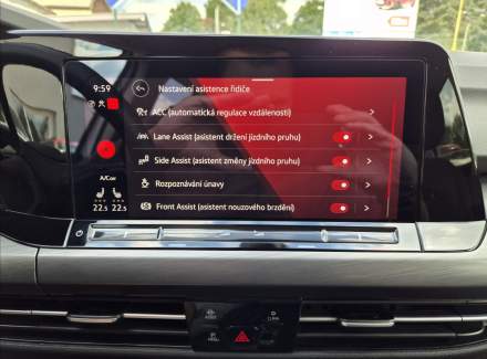 Volkswagen - Golf