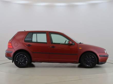 Volkswagen - Golf