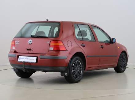 Volkswagen - Golf