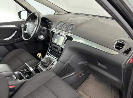 Ford - S-MAX