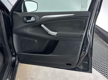 Ford - S-MAX