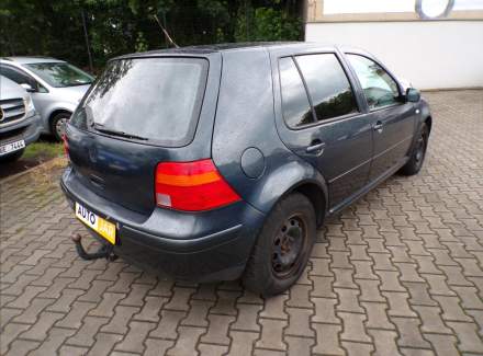 Volkswagen - Golf