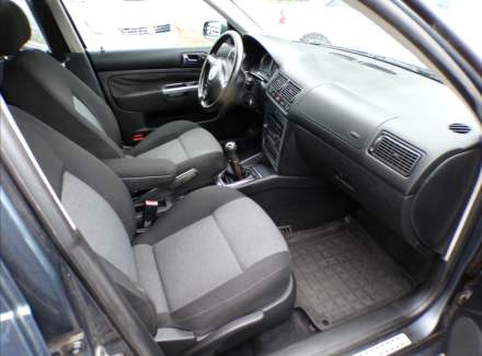 Volkswagen - Golf