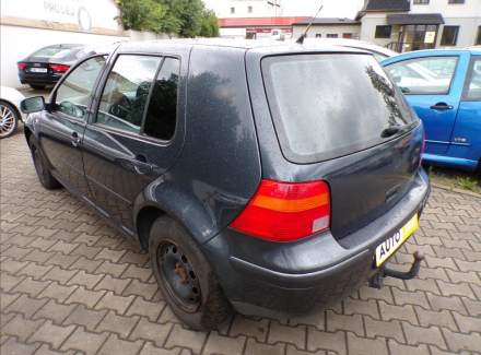 Volkswagen - Golf