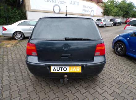Volkswagen - Golf