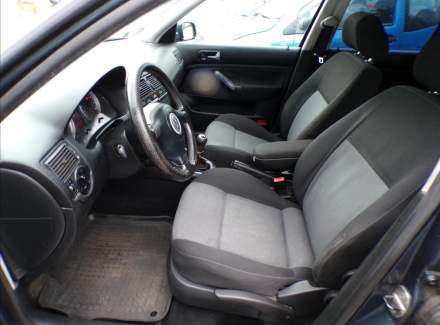 Volkswagen - Golf