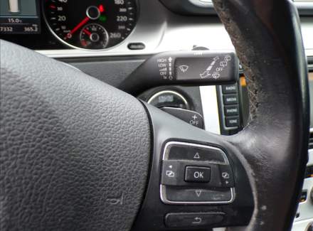 Volkswagen - Passat