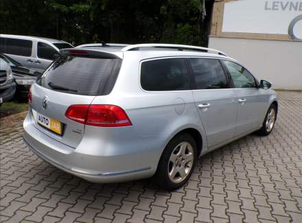 Volkswagen - Passat
