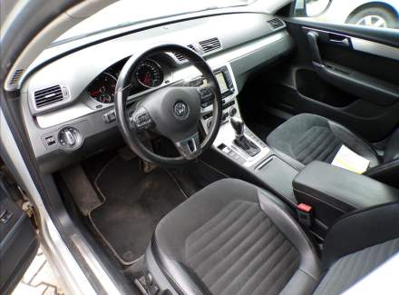 Volkswagen - Passat