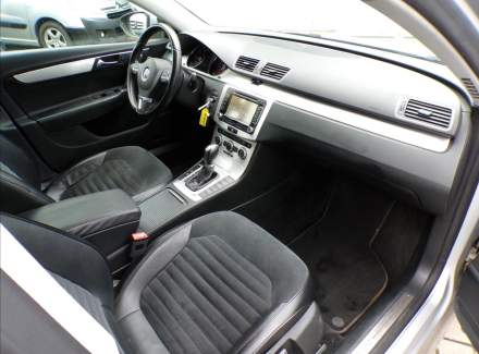 Volkswagen - Passat