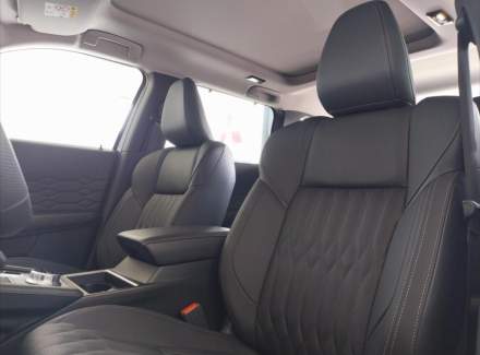 Mitsubishi - Outlander