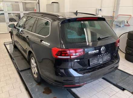 Volkswagen - Passat