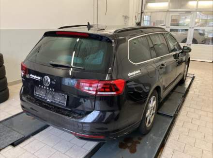 Volkswagen - Passat