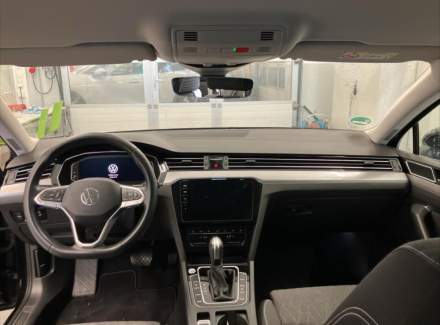 Volkswagen - Passat