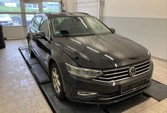 Volkswagen - Passat