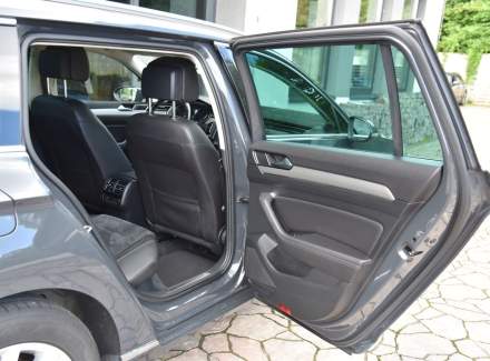 Volkswagen - Passat