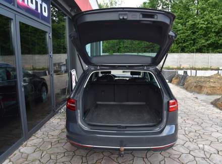 Volkswagen - Passat