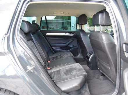 Volkswagen - Passat