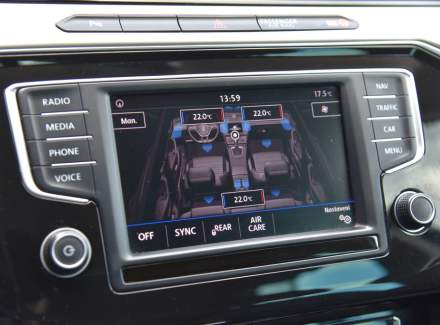 Volkswagen - Passat