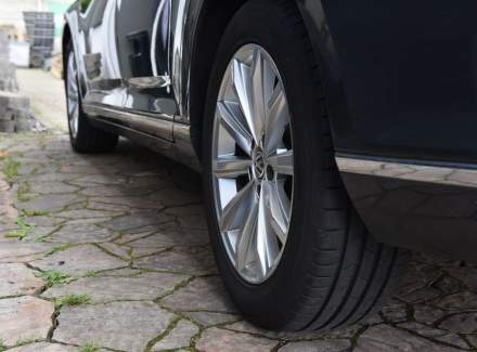 Volkswagen - Passat