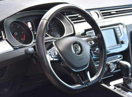 Volkswagen - Passat
