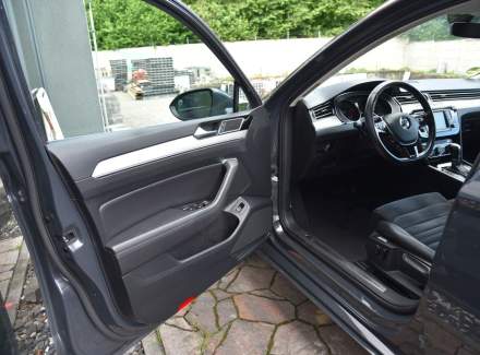 Volkswagen - Passat