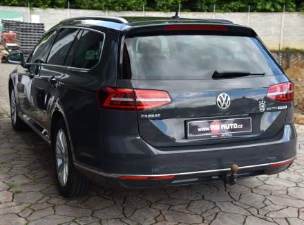Volkswagen - Passat