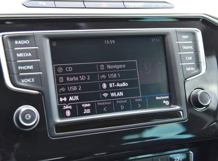 Volkswagen - Passat