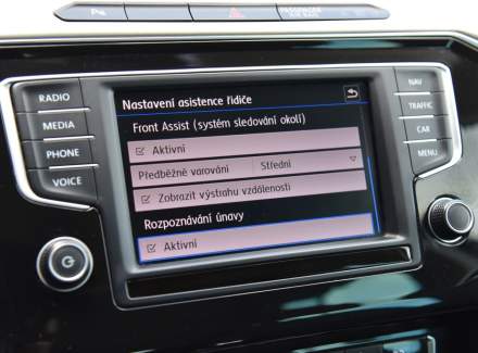 Volkswagen - Passat