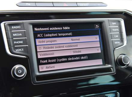Volkswagen - Passat
