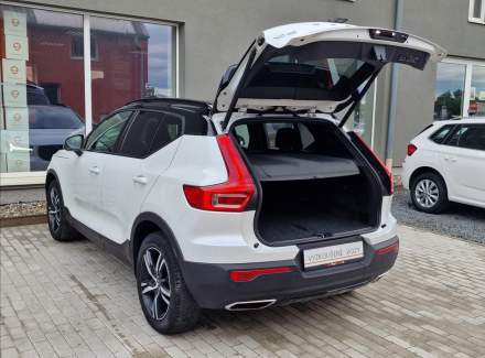 Volvo - XC40