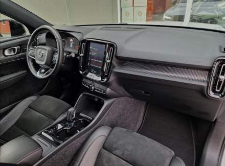 Volvo - XC40