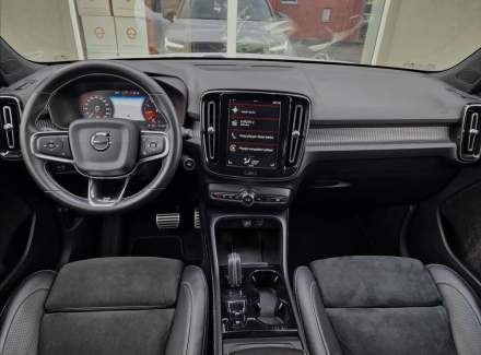 Volvo - XC40