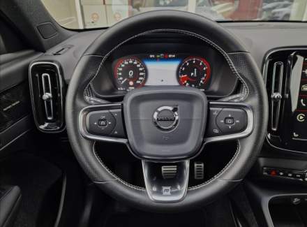 Volvo - XC40