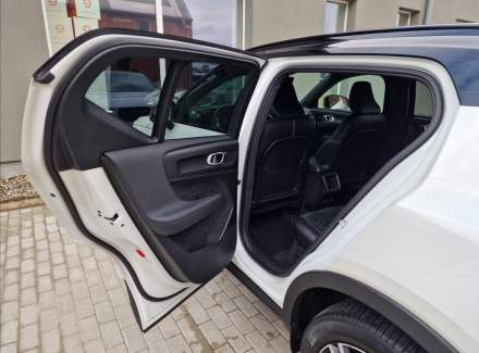 Volvo - XC40