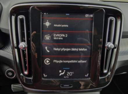 Volvo - XC40