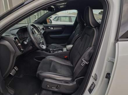 Volvo - XC40