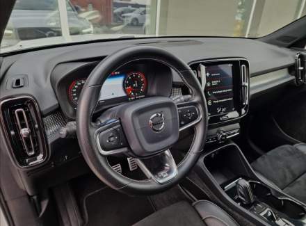 Volvo - XC40