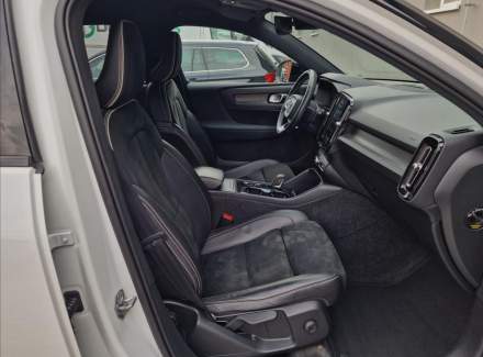Volvo - XC40